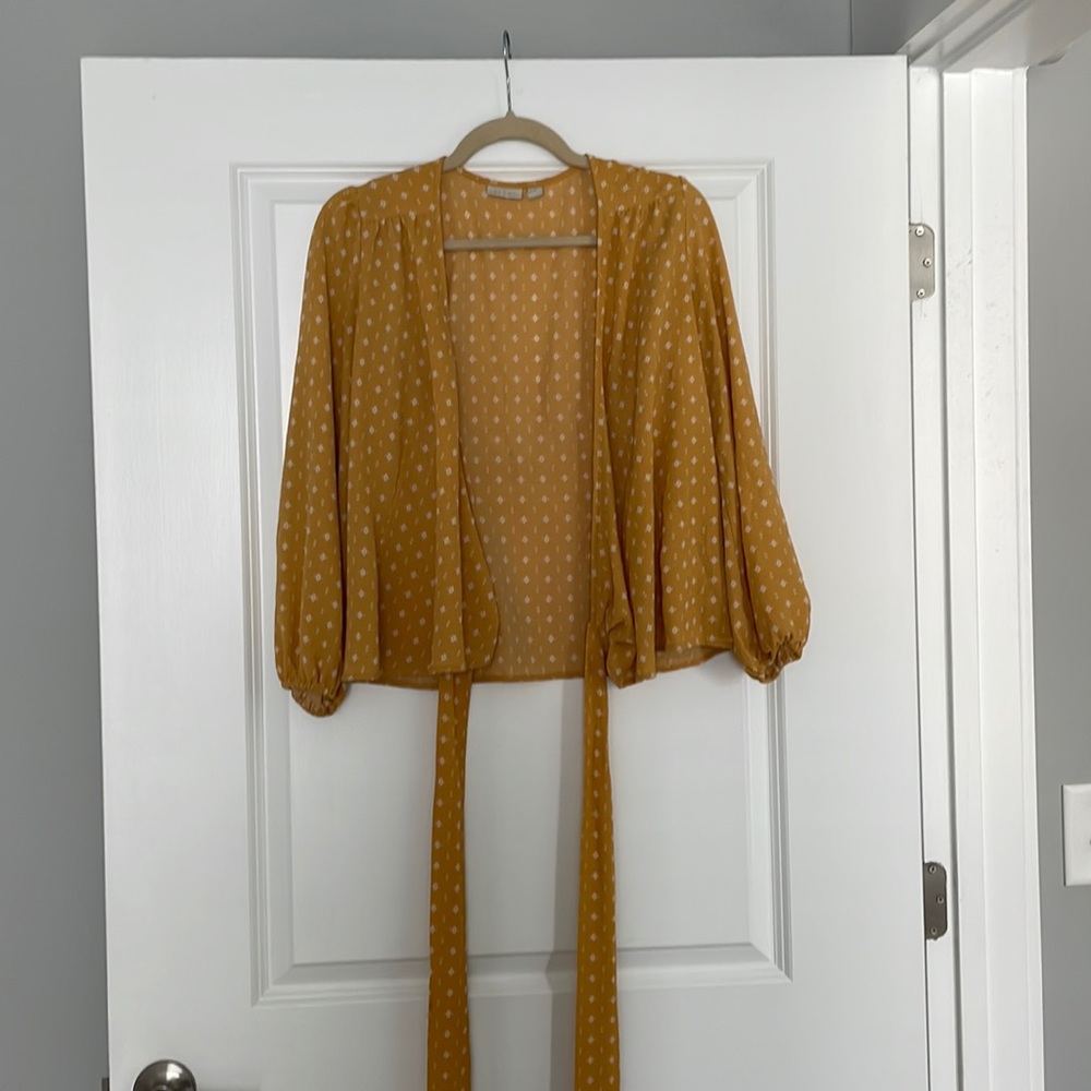 Hinge yellow wrap top, small